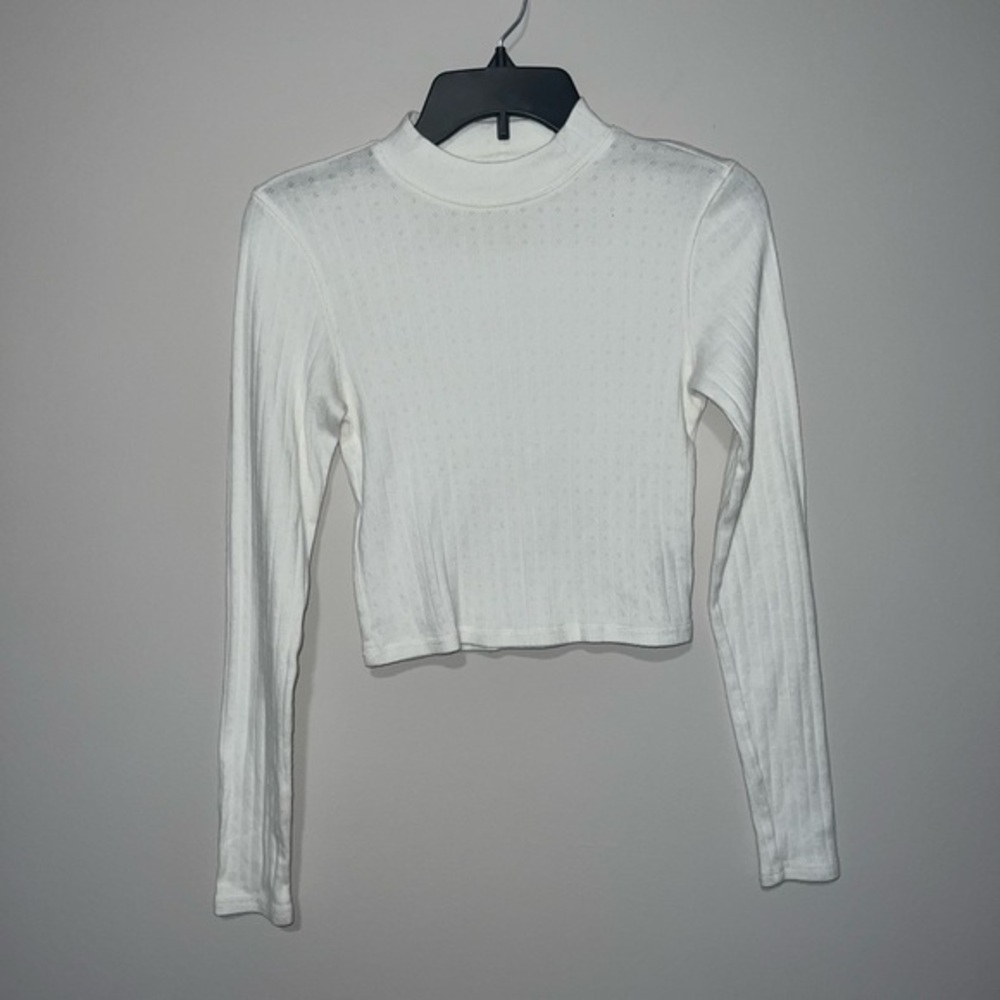 American Eagle white top with tiny floral detailing mock neck long sleeve Small